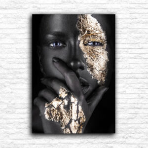 Crnka sa zlatom na licu