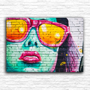 Grafit devojka sa naočarama